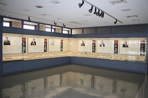 中央図書館2階ふるさと文庫展示コーナー